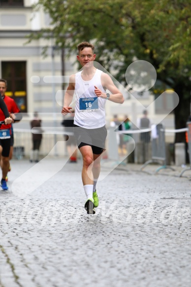 Hofmühlvolksfest-Halbmarathon Gloffer Werd