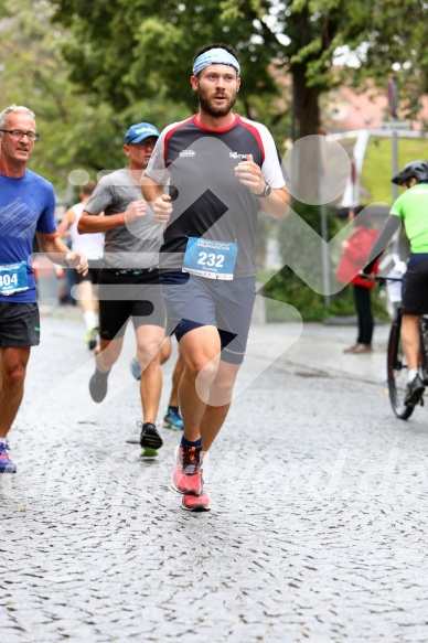 Hofmühlvolksfest-Halbmarathon Gloffer Werd