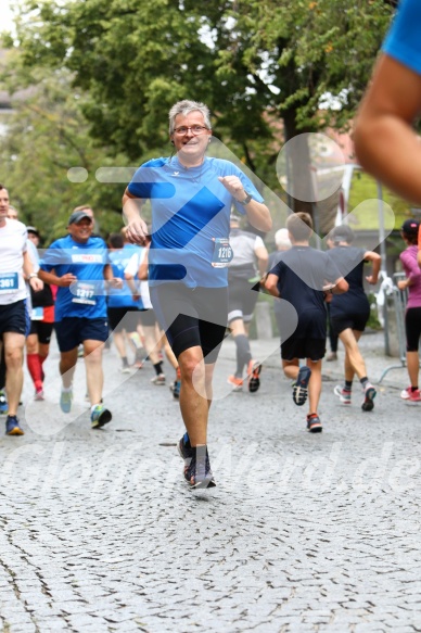 Hofmühlvolksfest-Halbmarathon Gloffer Werd