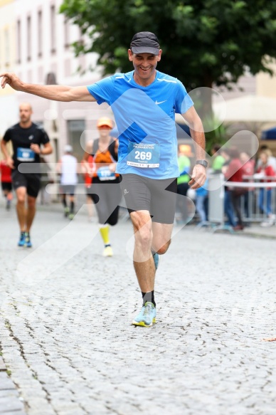 Hofmühlvolksfest-Halbmarathon Gloffer Werd