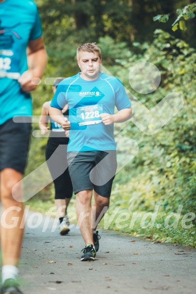 Hofmühlvolksfest-Halbmarathon Gloffer Werd