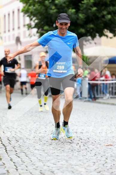 Hofmühlvolksfest-Halbmarathon Gloffer Werd