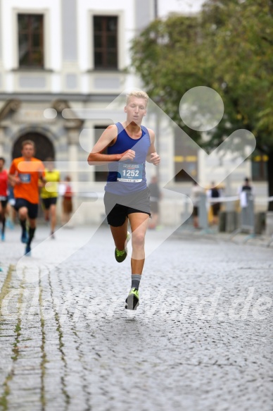 Hofmühlvolksfest-Halbmarathon Gloffer Werd