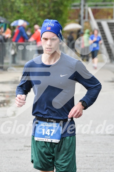 Hofmühlvolksfest-Halbmarathon Gloffer Werd