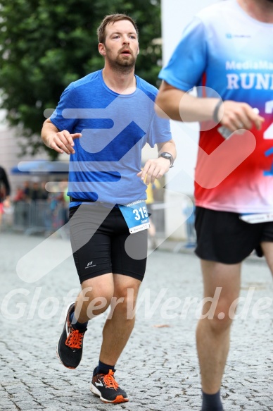 Hofmühlvolksfest-Halbmarathon Gloffer Werd