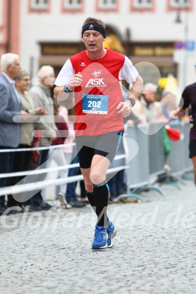 Hofmühlvolksfest-Halbmarathon Gloffer Werd