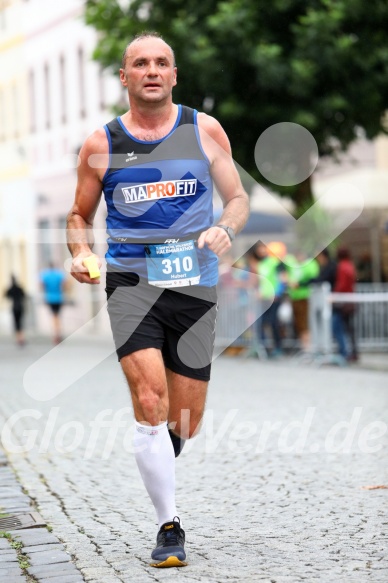 Hofmühlvolksfest-Halbmarathon Gloffer Werd