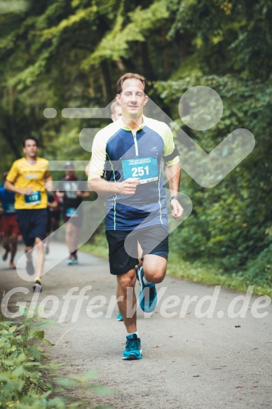 Hofmühlvolksfest-Halbmarathon Gloffer Werd