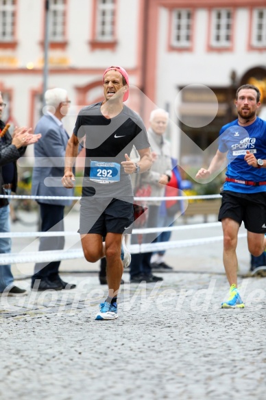 Hofmühlvolksfest-Halbmarathon Gloffer Werd