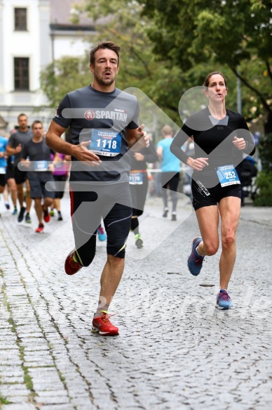 Hofmühlvolksfest-Halbmarathon Gloffer Werd