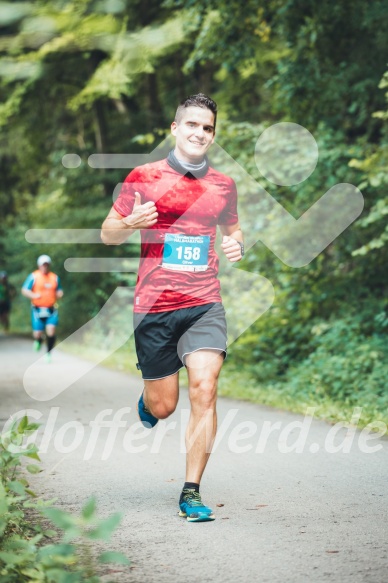 Hofmühlvolksfest-Halbmarathon Gloffer Werd