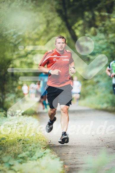 Hofmühlvolksfest-Halbmarathon Gloffer Werd