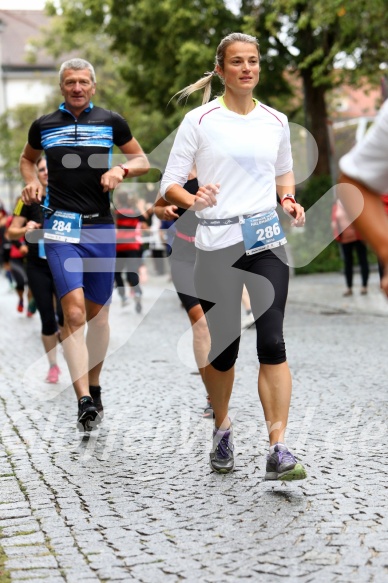 Hofmühlvolksfest-Halbmarathon Gloffer Werd